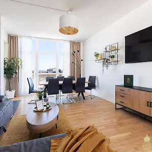 Pineapple Penthouse Am Zwinger - 162 Qm - 1x Free Parking , Dresden Germany