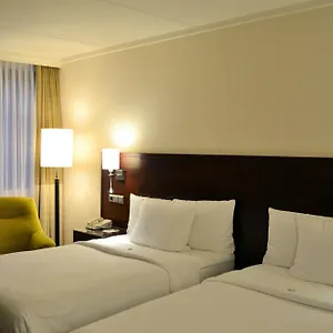Отель Courtyard By Marriott Seestern