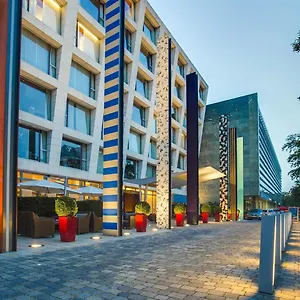 Отель Radisson Blu Media Harbour Hotel,